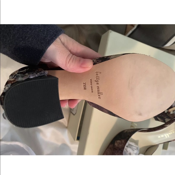 Bettye Muller Pump Shoe - Picture 7 of 8